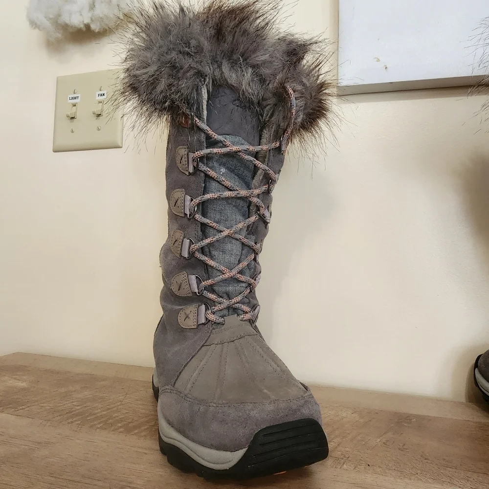 Women's Clarks Wintry Hi Tall Temps -20 C Grey Suede Winter Boots US 9.5 UK 7